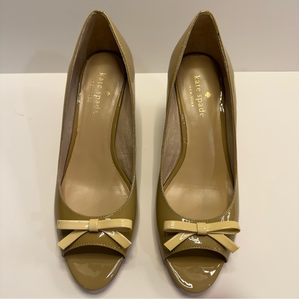 Kate Spade Nude Patent Bow Peep Toe Wedges Size 6